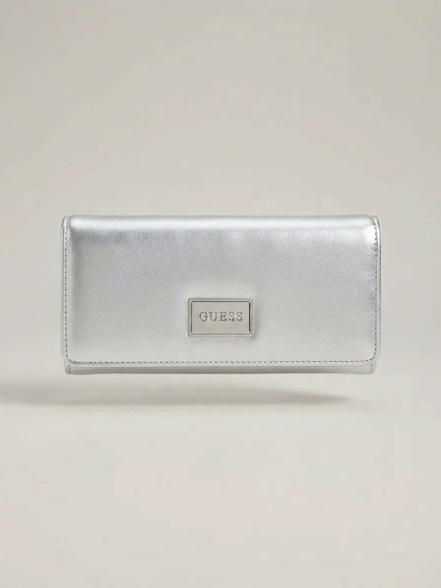 Cartera de Mano Tipo Sobre O Clutch de La Marca Guess.