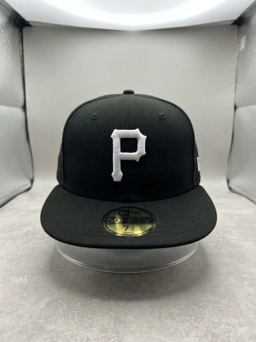 Gorra Cerrada New Era 59Fifty - Pittsburgh Pirates / Negro con Logotipo Blanco