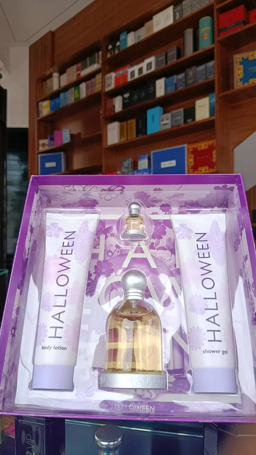 JOYERIA Y PERFUMERIA KARLA