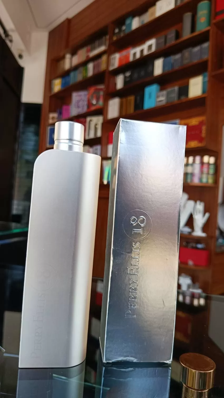 JOYERIA Y PERFUMERIA KARLA