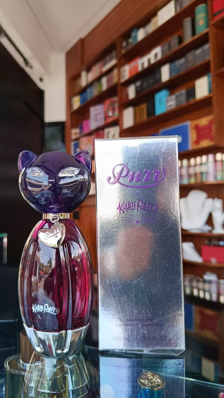 JOYERIA Y PERFUMERIA KARLA