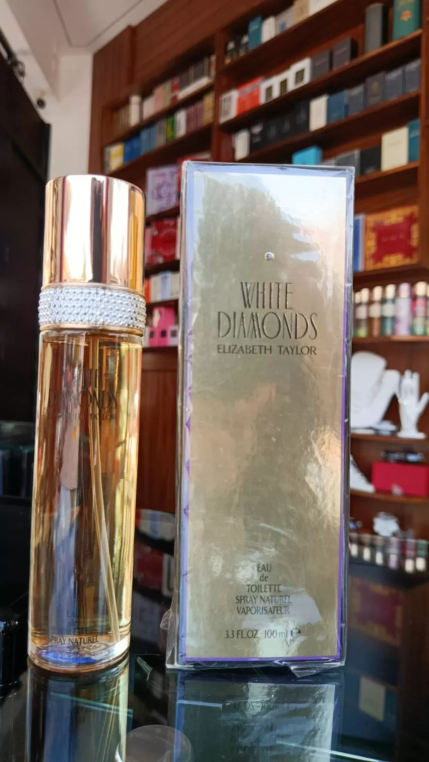 JOYERIA Y PERFUMERIA KARLA