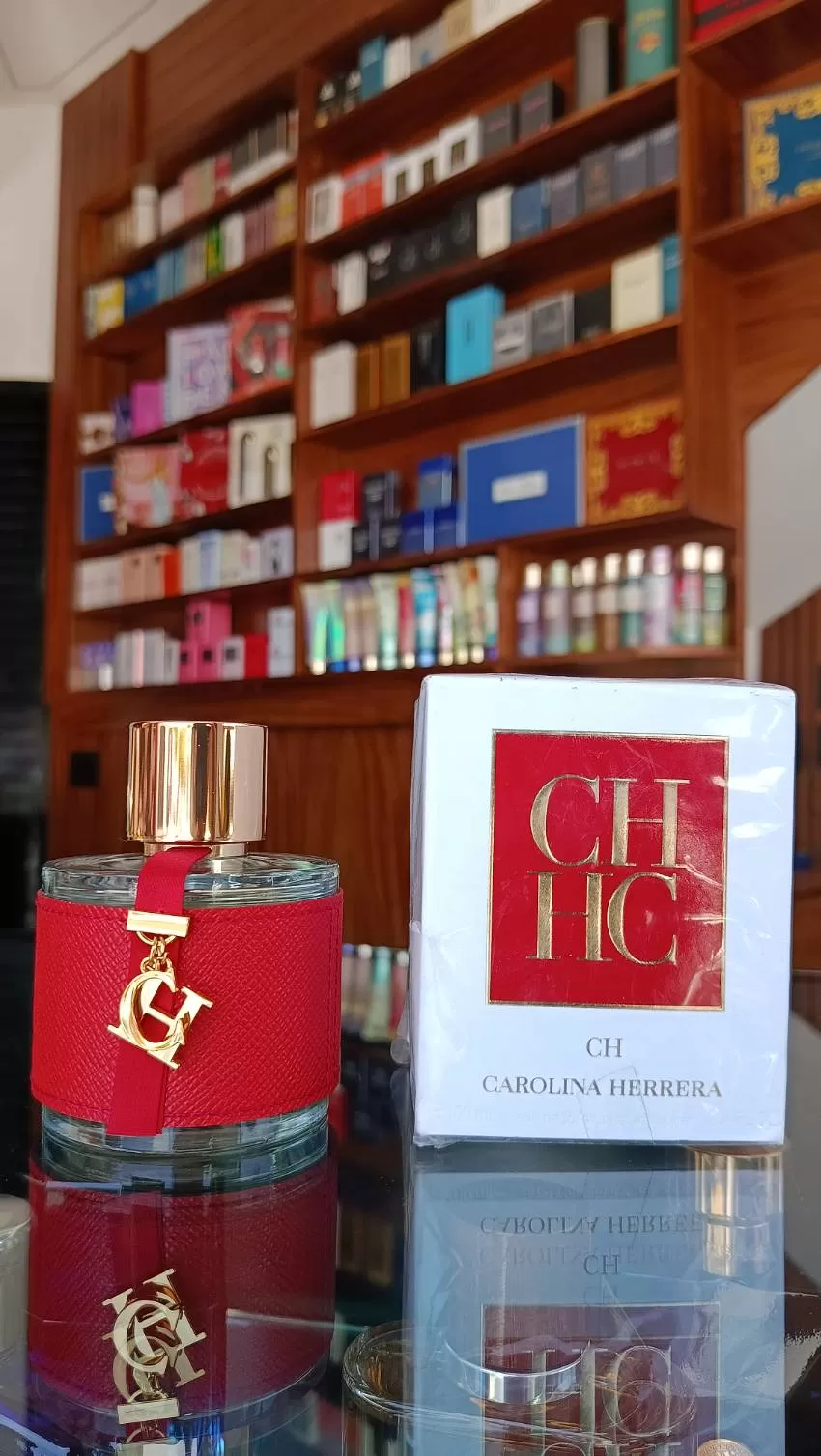 JOYERIA Y PERFUMERIA KARLA