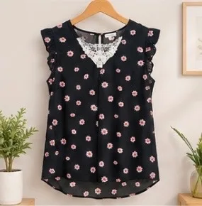 Monteau Color Negra/Floreada Talla Xl