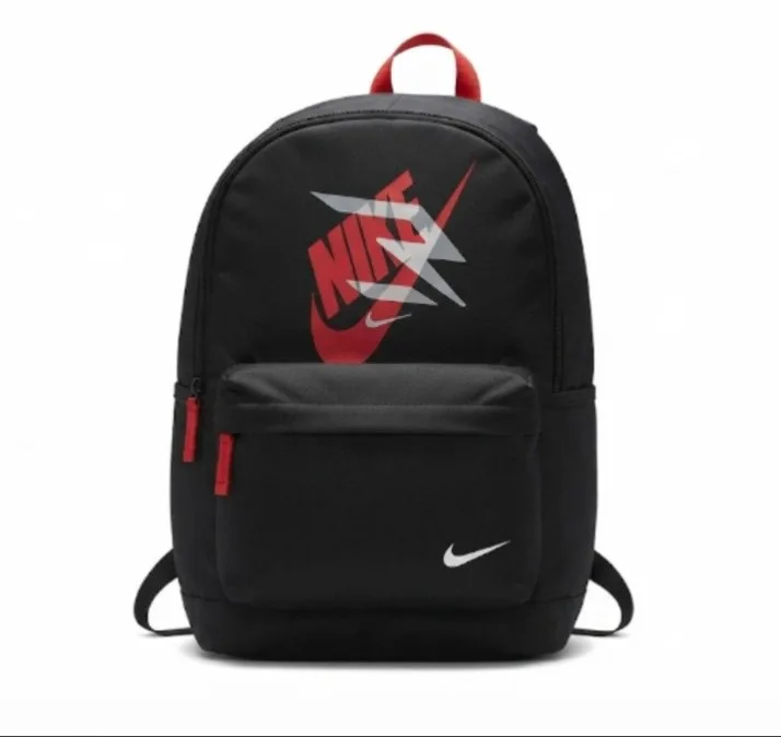 Nike Mochila Negra con Logo Color Rojo