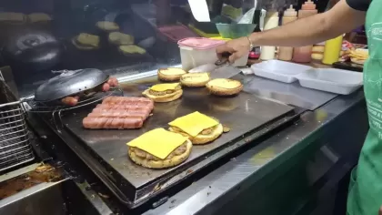 HAMBURGUESAS LUPILLO - foto 4