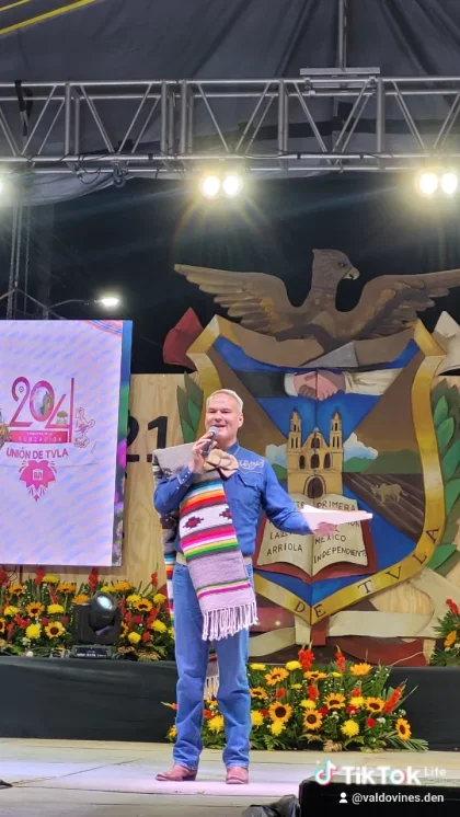 Conduccion en el 204 aniv. UdT — DENNIS VALDOVINES CONDUCTOR DE EVENTOS en AUTLAN DE NAVARRO
