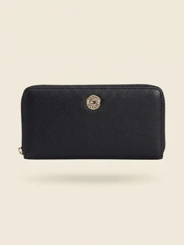cartera de mujer grande con cremallera integral (zip-around) de la marca Tommy Hilfiger.