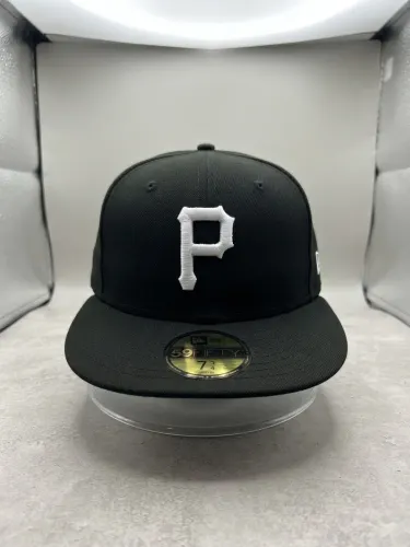 Gorra Cerrada New Era 59FIFTY - Pittsburgh Pirates / Negro con Logotipo Blanco