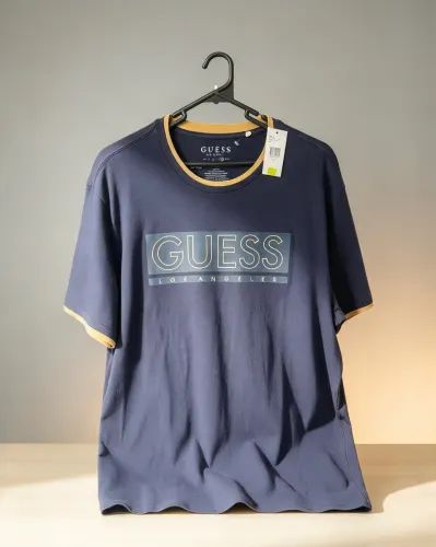 GUESS COLOR AZUL MARINO/CREMITA TALLA XL