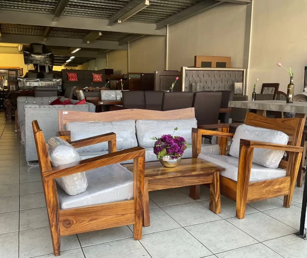 MUEBLES ADRIANA