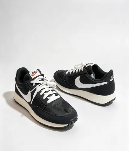 NIKE COLOR NEGRO/BLANCO TALLA 26cm SUCURSAL SAN FELIPE GTO