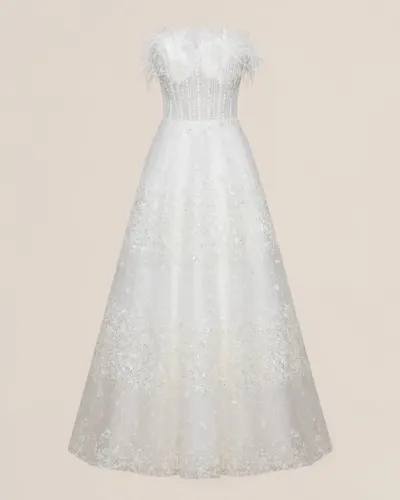 Vestido Blanco con plumas
